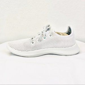ALLBIRDS Women’s Tree Runner color chalk size 5